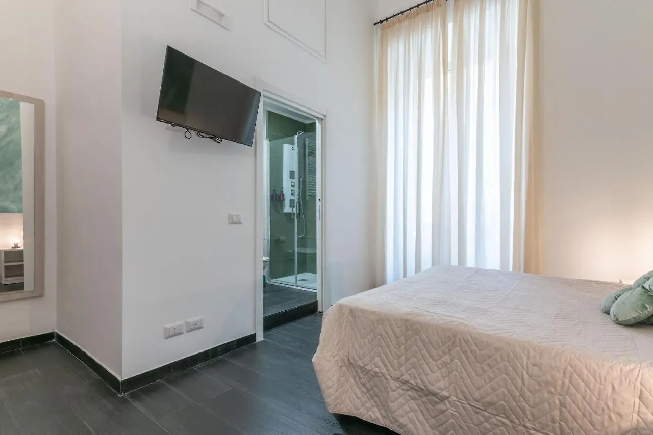 Velvet Rooms Roma 0*,  Italia